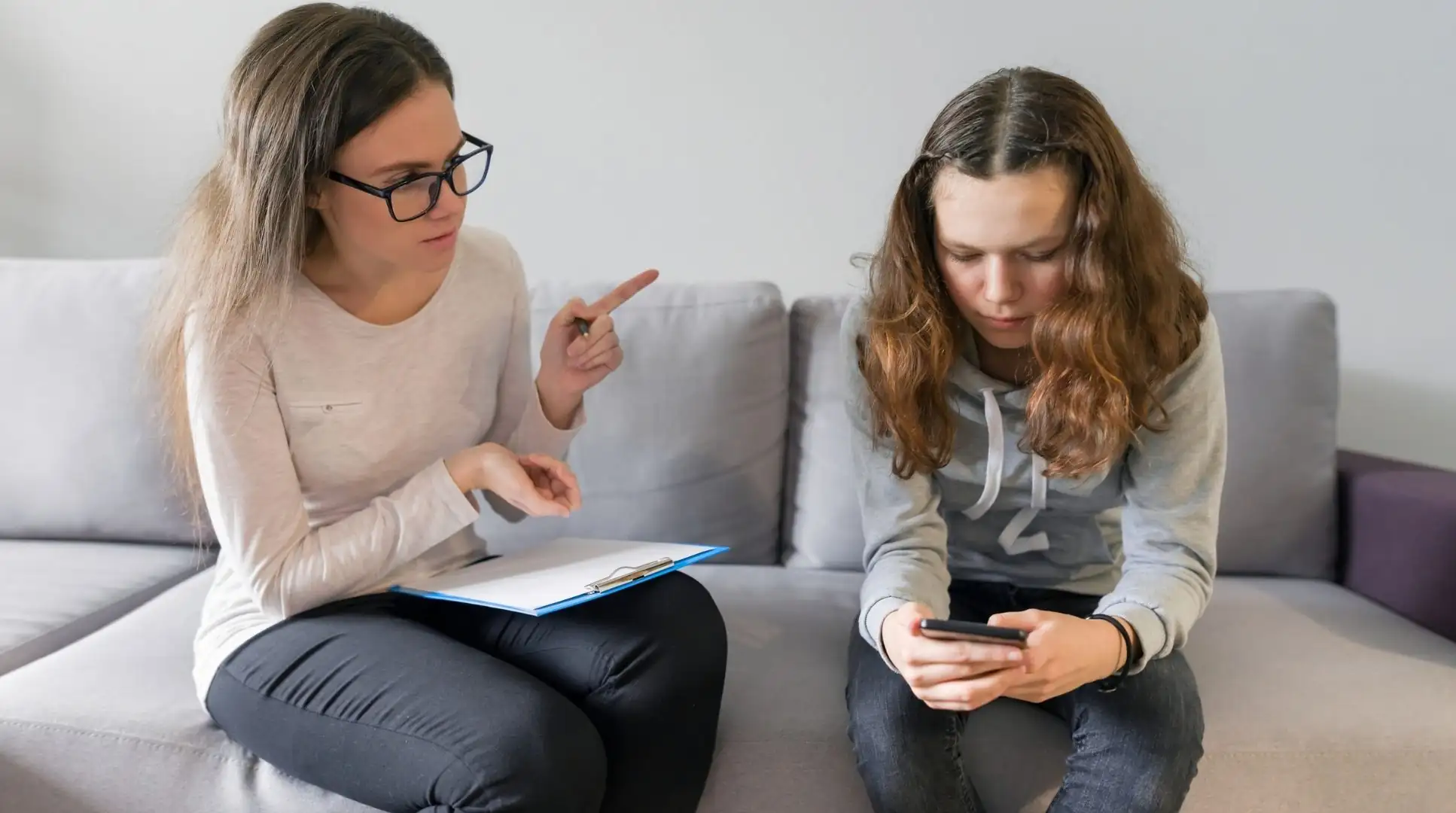  a Teenage girl in a session image